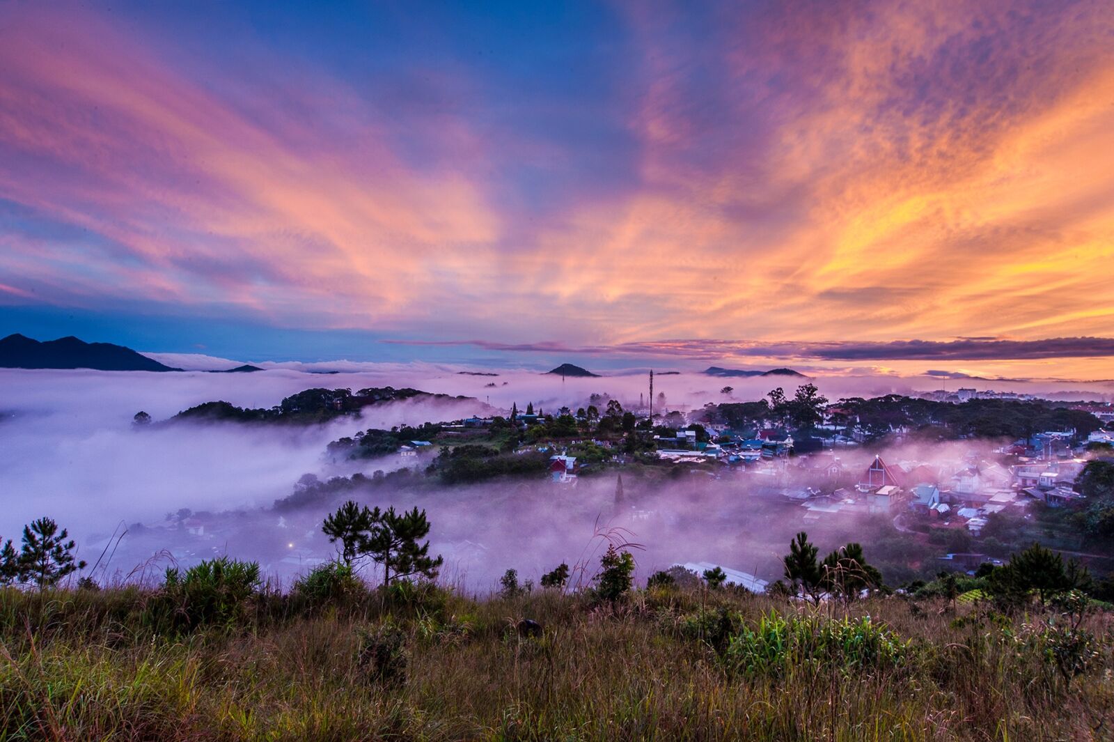 Nikon D700 sample photo. Clouds, mist, scenery photography