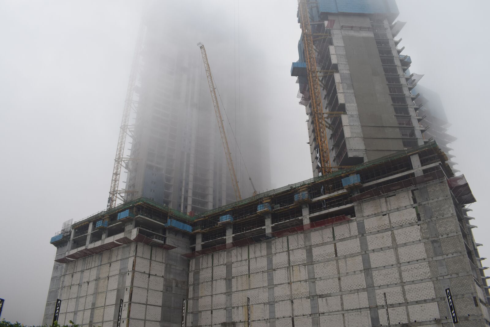 Nikon D5300 sample photo. Foggy weather, city weather photography