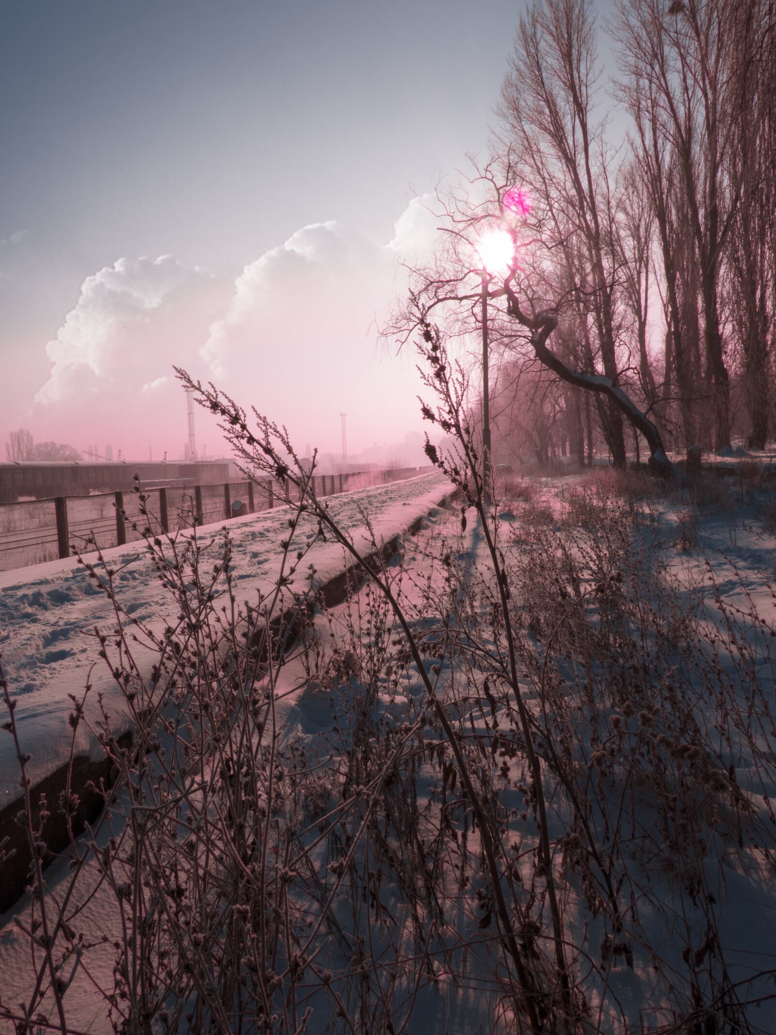 Olympus PEN E-PL7 sample photo. Peron, snow, cold photography