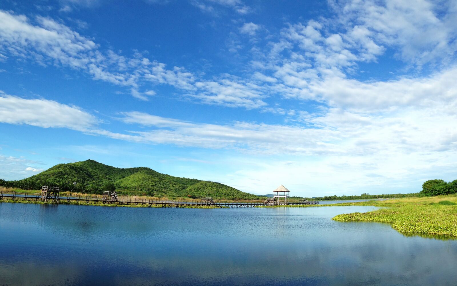 Apple iPhone 5c sample photo. Lagoon, sky, mountain photography
