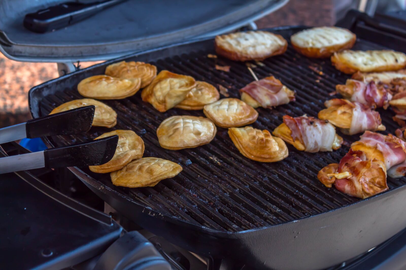 Canon EOS 1300D (EOS Rebel T6 / EOS Kiss X80) sample photo. Oscypki, grill, barbecue at photography
