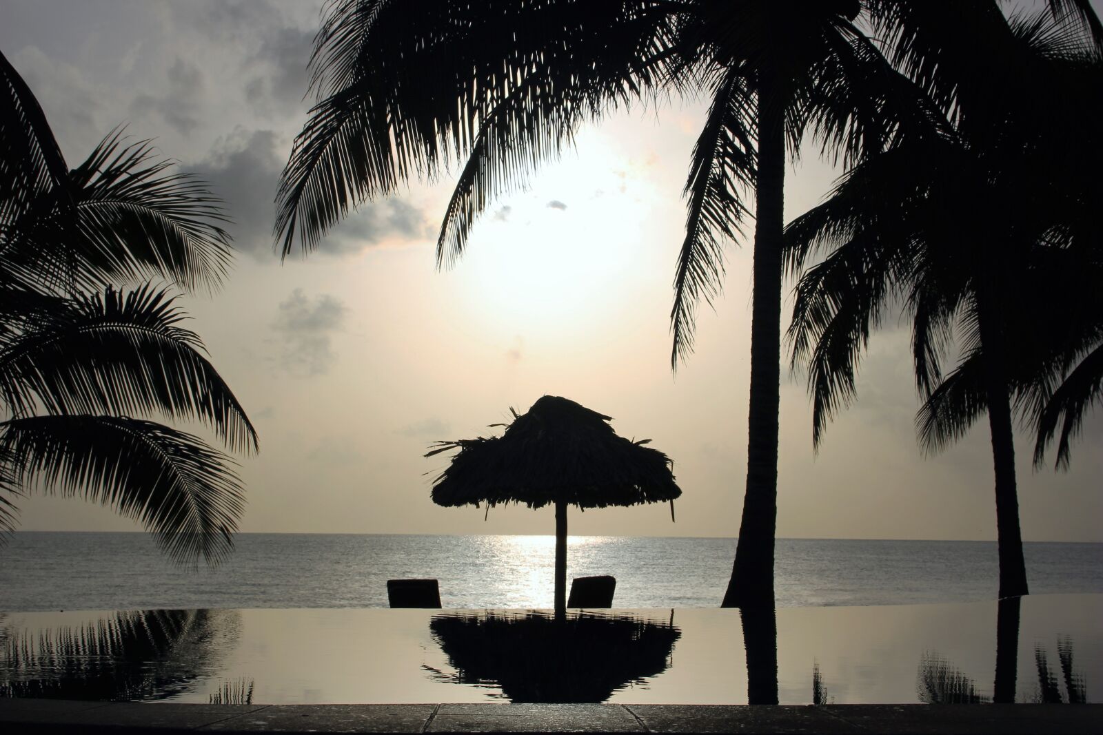 Canon EOS 100D (EOS Rebel SL1 / EOS Kiss X7) sample photo. Belize, sunrise, beach photography