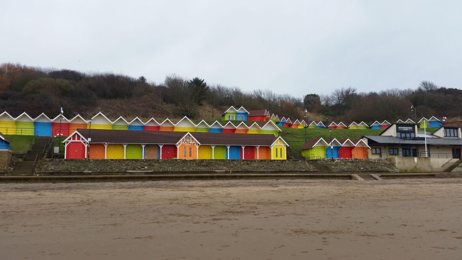 Samsung Galaxy S5 sample photo. Scarborough, beach huts, beach photography