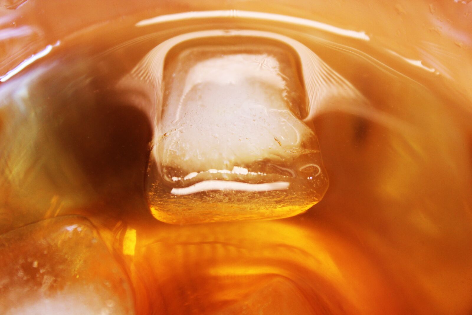 Canon EOS 550D (EOS Rebel T2i / EOS Kiss X4) sample photo. Ice, ice cubes, frozen photography