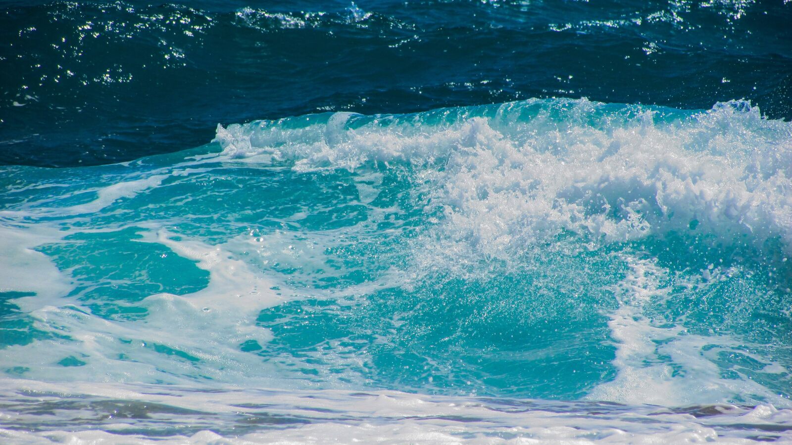 Canon PowerShot SX400 IS sample photo. Wave, smashing, foam photography