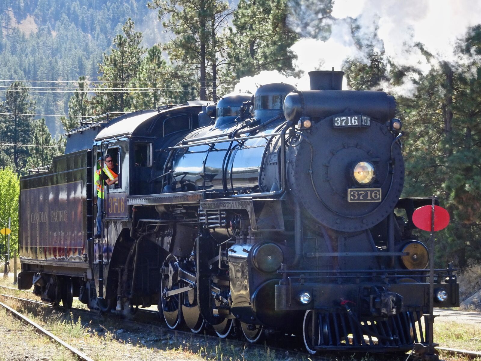 Sony Cyber-shot DSC-HX90V sample photo. Steam, train, railway photography