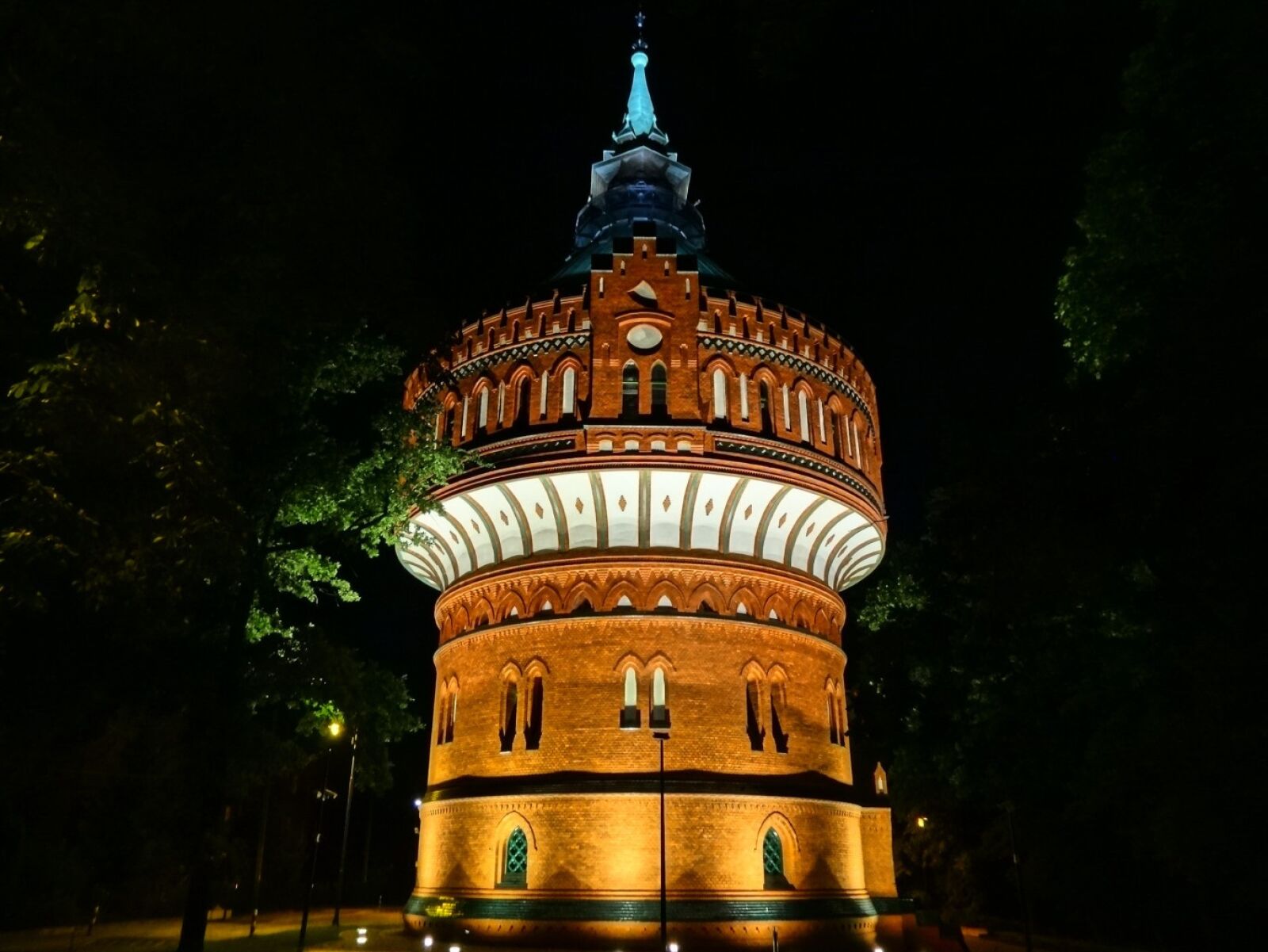 Sony Cyber-shot DSC-HX20V sample photo. Water tower, bydgoszcz, building photography