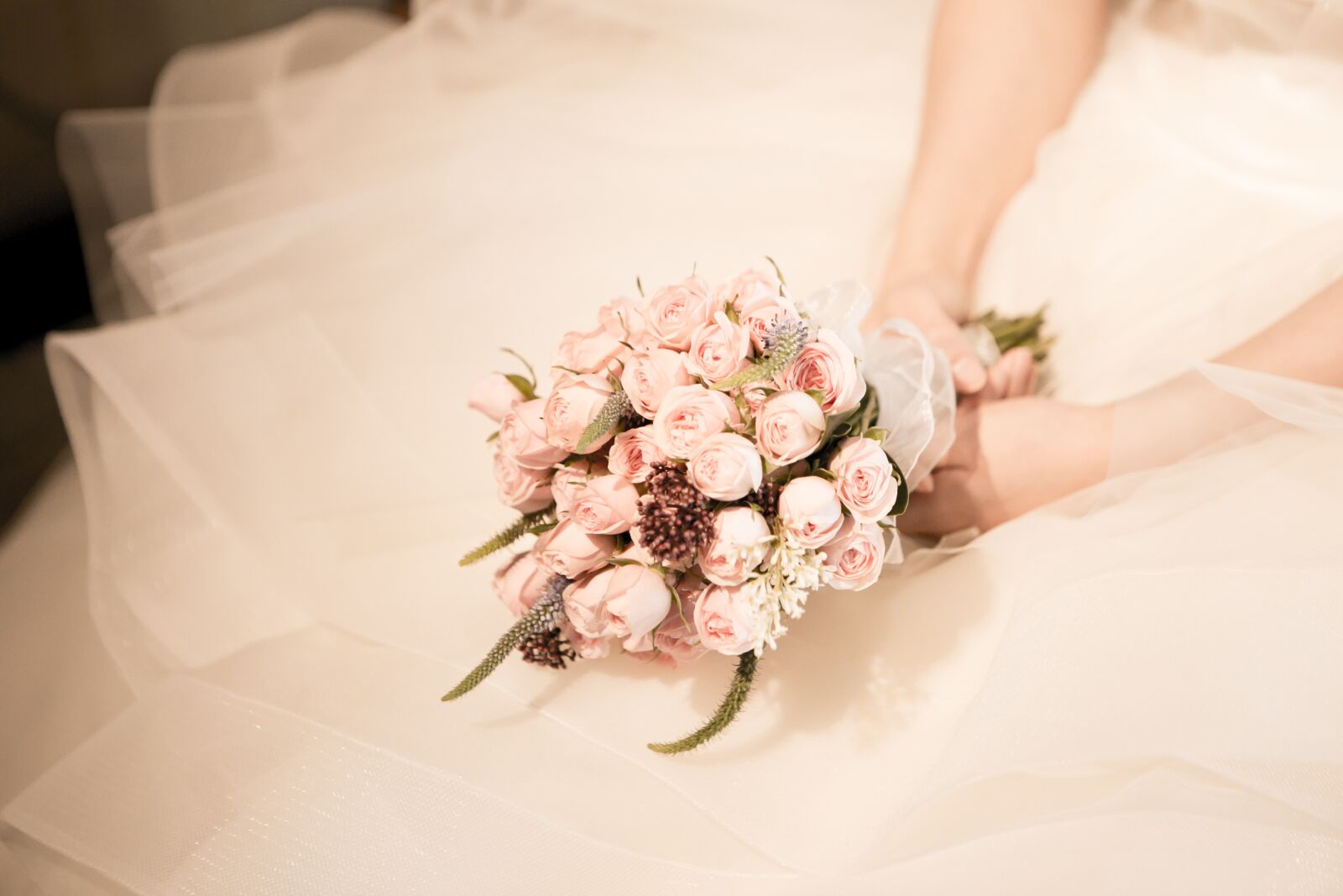 Canon EOS 6D + Canon EF 24-70mm F2.8L USM sample photo. Bouquet, wedding, wedding ceremony photography