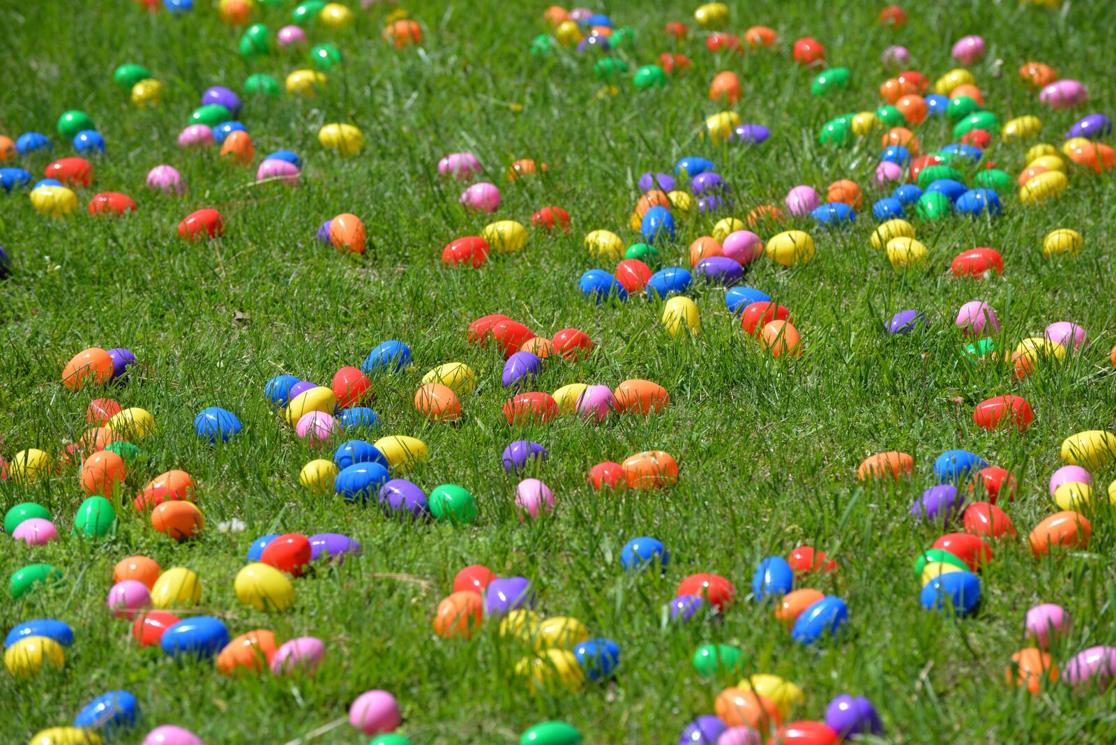 Nikon D610 sample photo. Easter eggs, egg drop photography