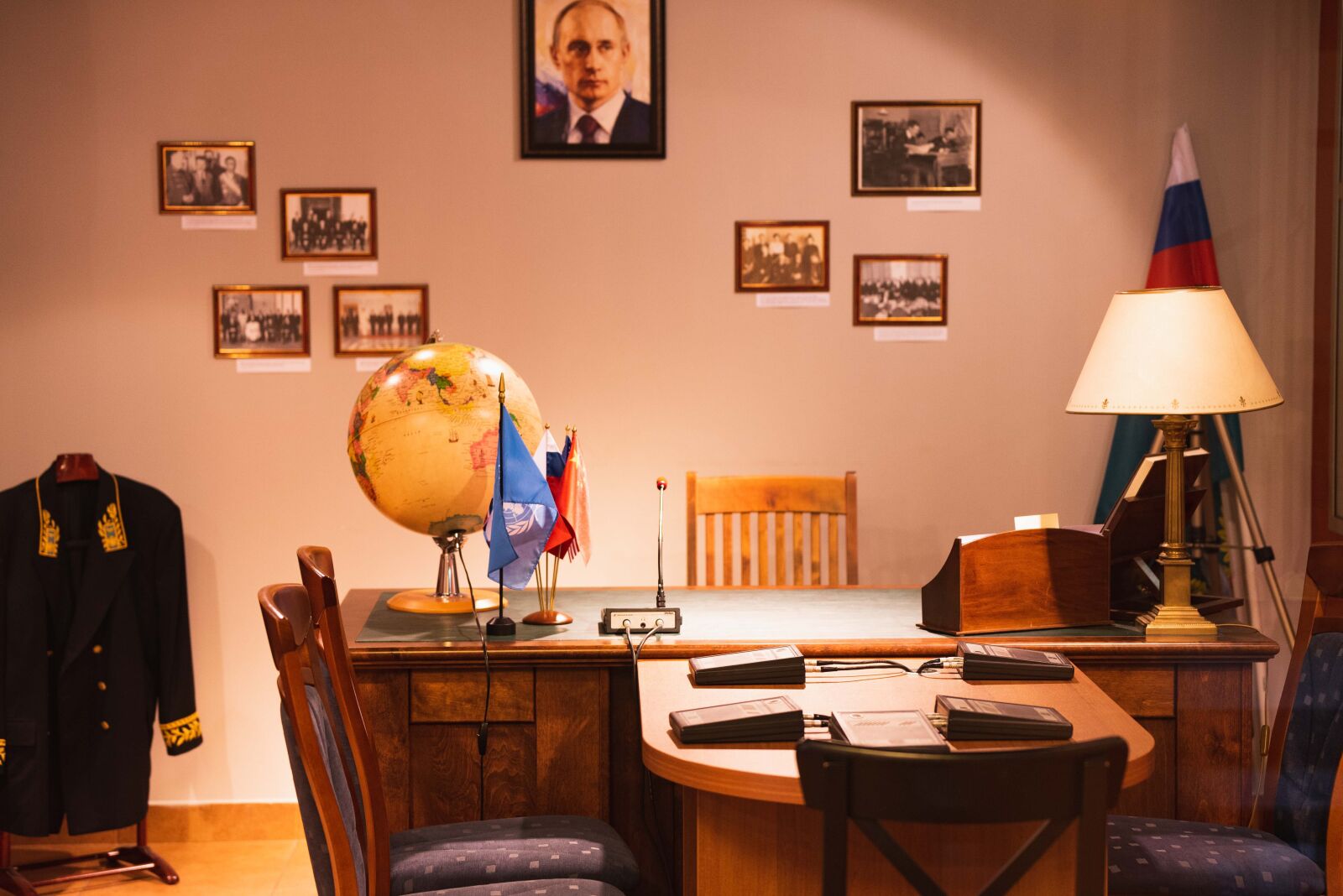 Nikon D750 sample photo. Office, russian, putin photography