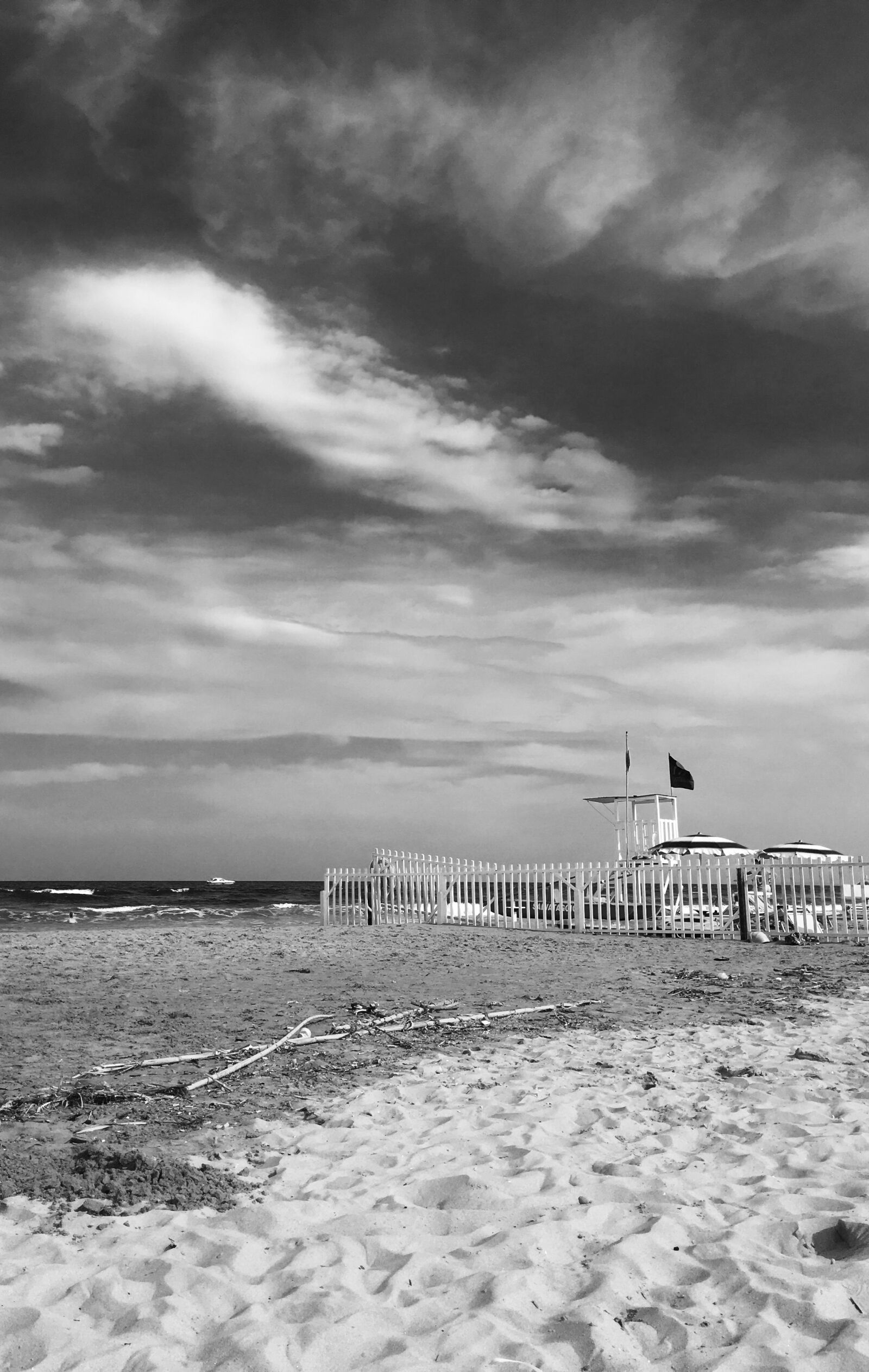 Apple iPhone 6s sample photo. Sea, beach, lifeguard tower photography