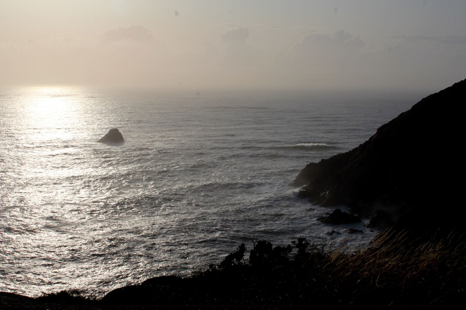 Canon EOS 1200D (EOS Rebel T5 / EOS Kiss X70 / EOS Hi) sample photo. Sunset, sea, mountain photography