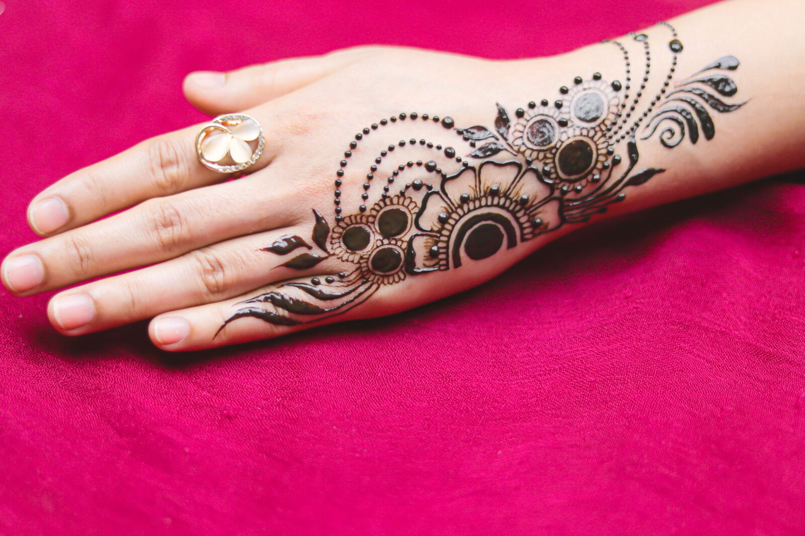 Canon EOS 80D sample photo. Mendi, bridal tattoos, henna photography