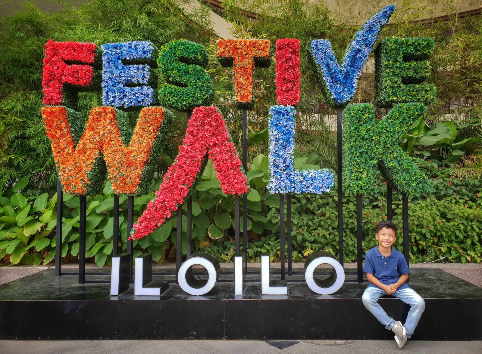 Samsung Galaxy S9+ sample photo. Festive, mall, iloilo photography