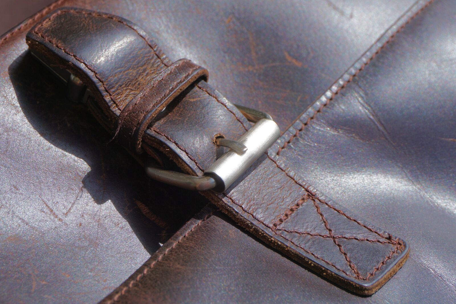 Sony a6000 sample photo. Bag, leather, leather case photography