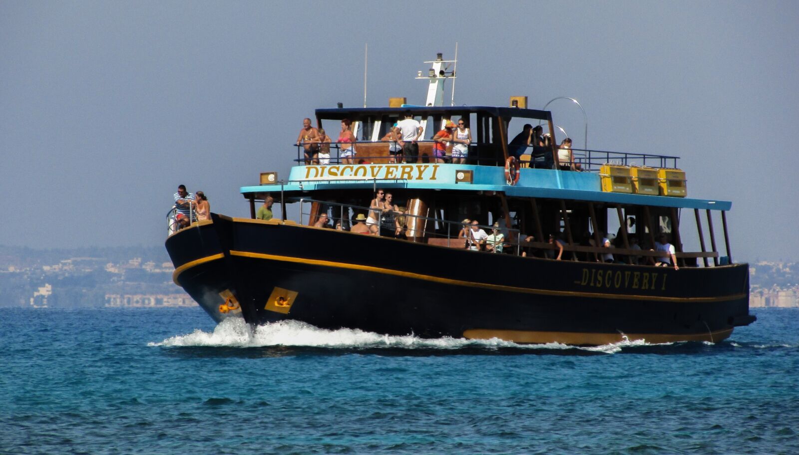 Canon PowerShot SX400 IS sample photo. Cruise boat, tourism, vacation photography