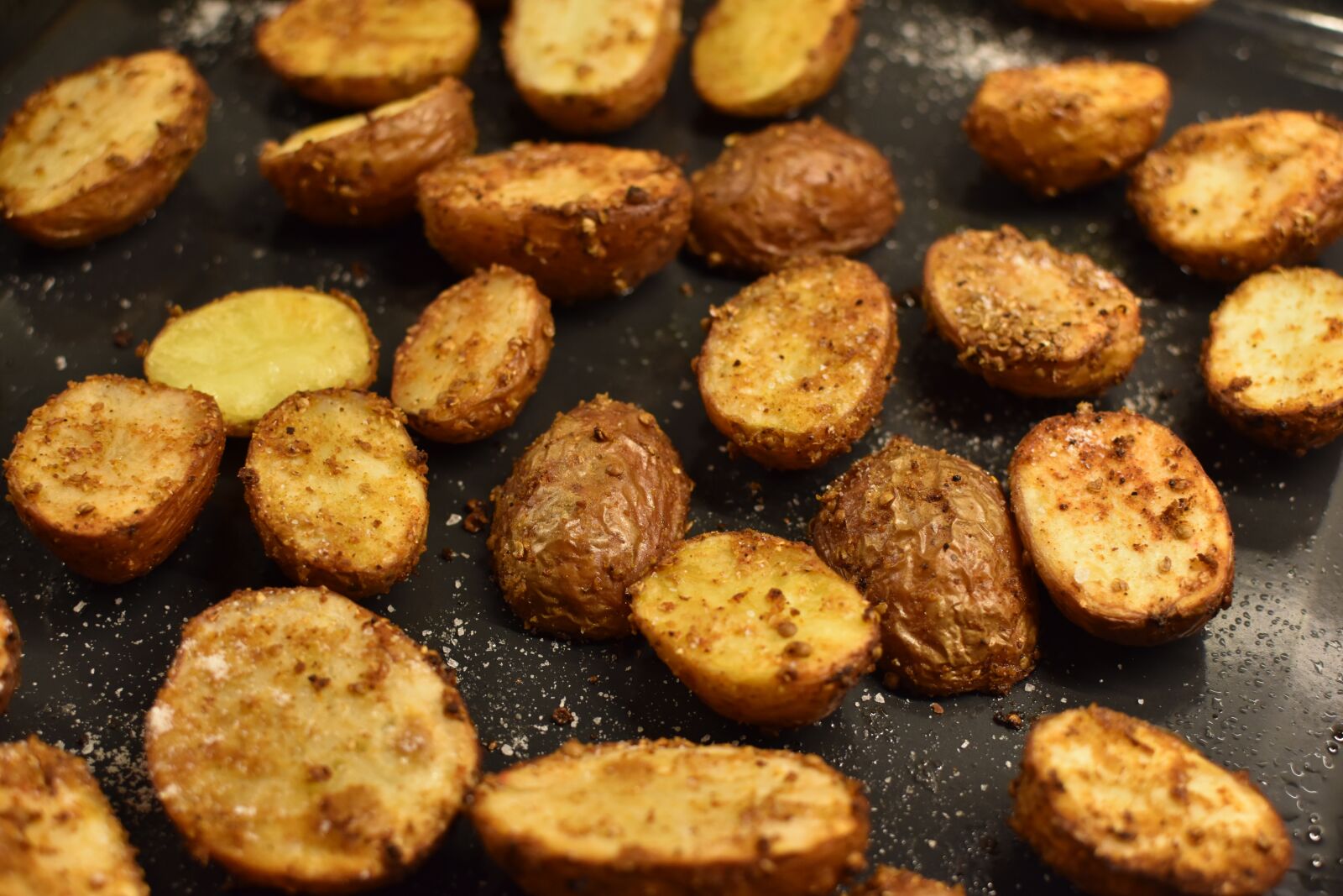 Nikon D3400 sample photo. Fried potatoes, spice, eat photography