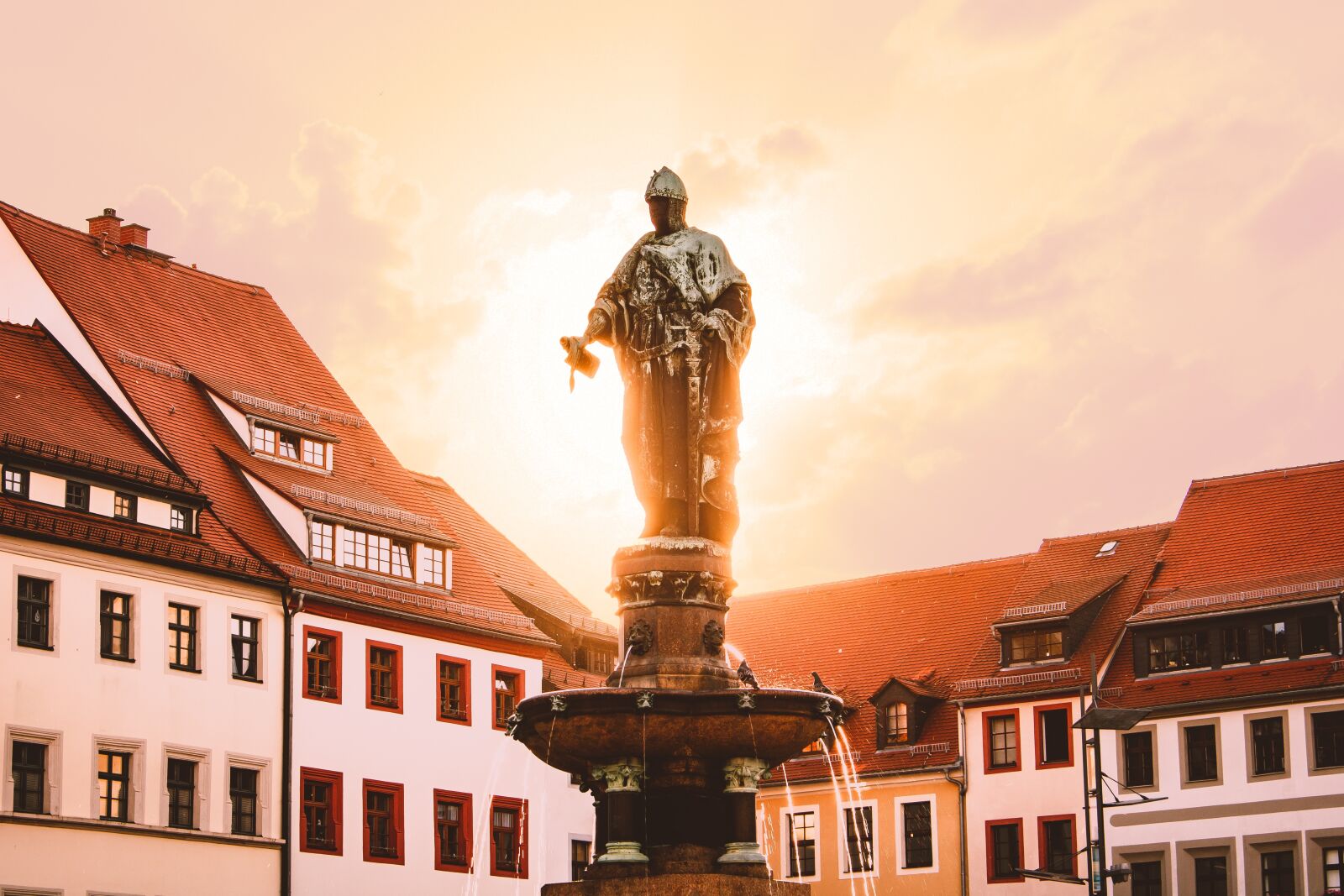 Canon EOS 750D (EOS Rebel T6i / EOS Kiss X8i) sample photo. Otto the rich, sunset photography