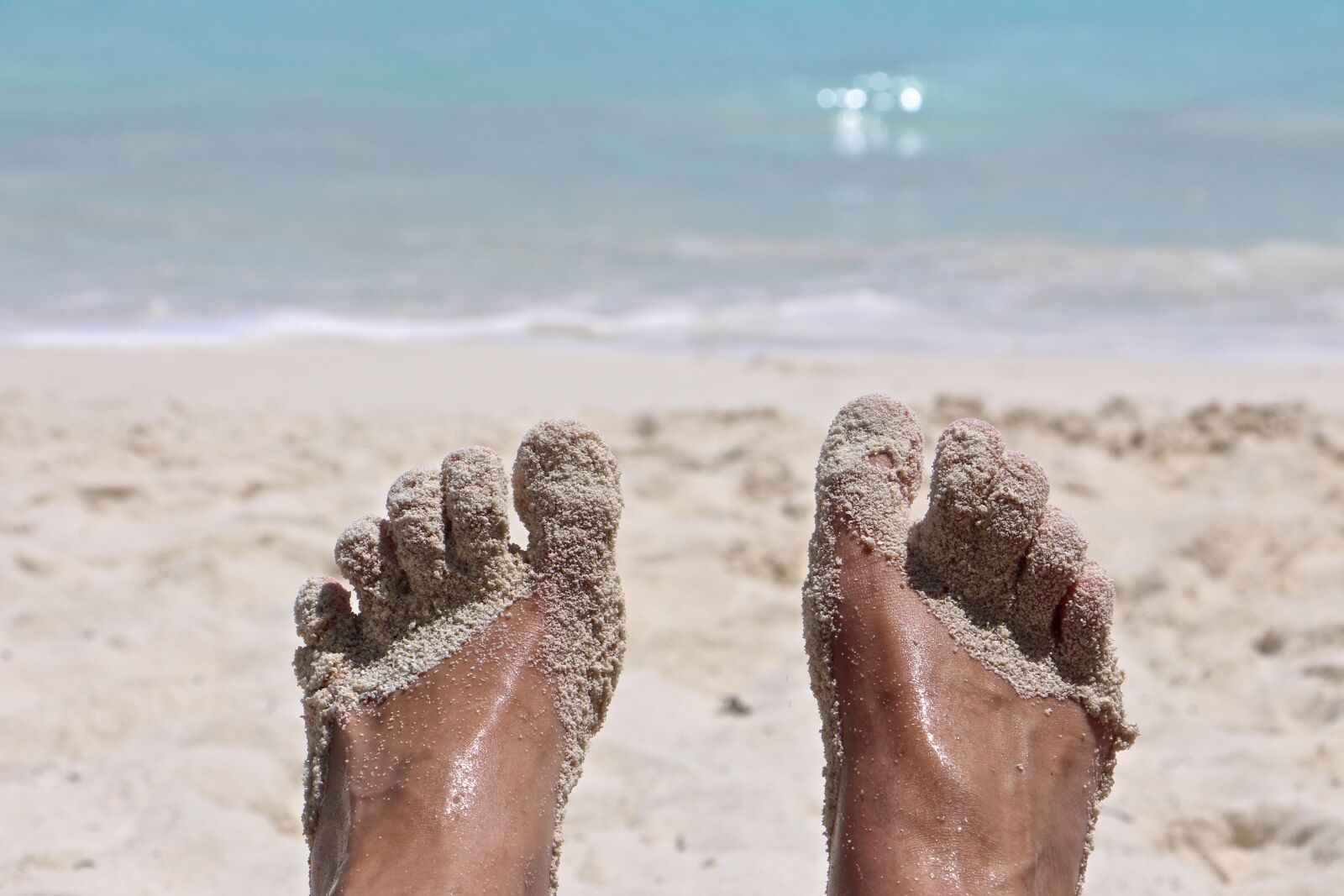 Canon EOS 700D (EOS Rebel T5i / EOS Kiss X7i) sample photo. Feet, sand, beach photography