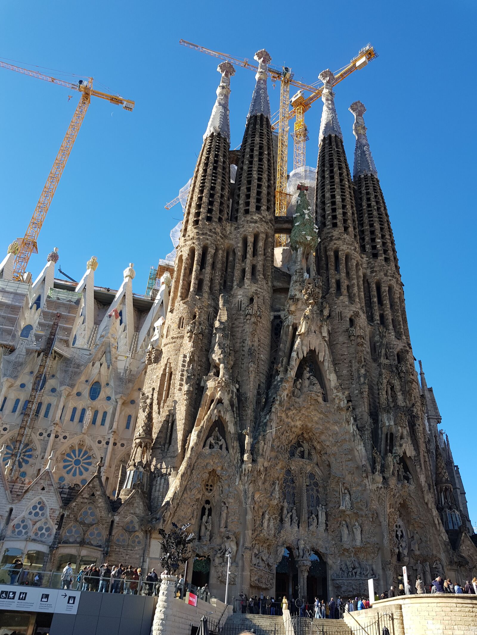 Samsung SM-N950F sample photo. Barcelona, cathedral, spain photography