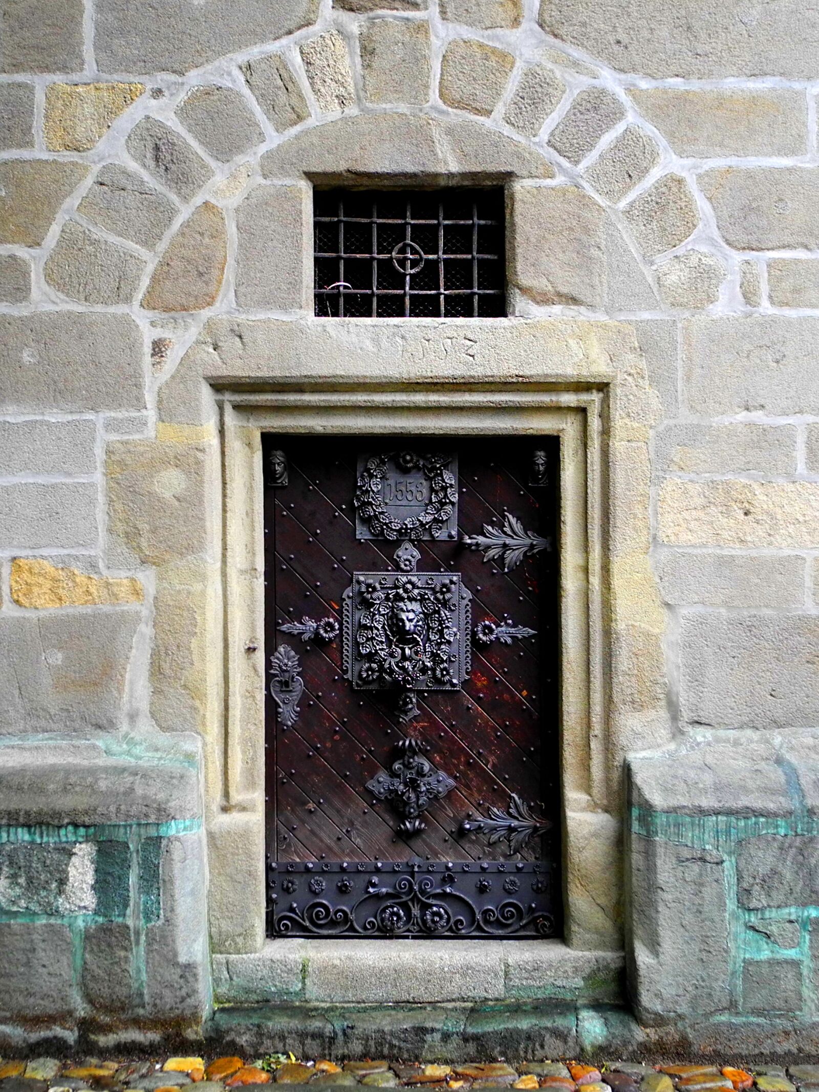 Nikon Coolpix P7000 sample photo. Door, old, architecture photography