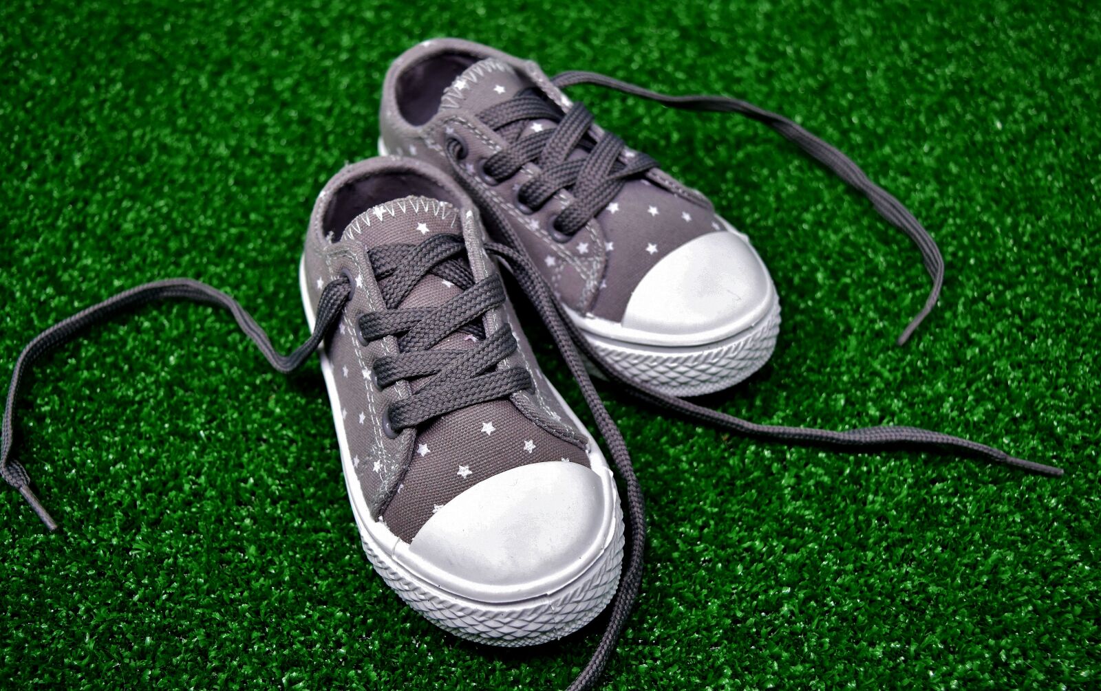 Nikon D7200 sample photo. Children's shoes, cute, sports photography