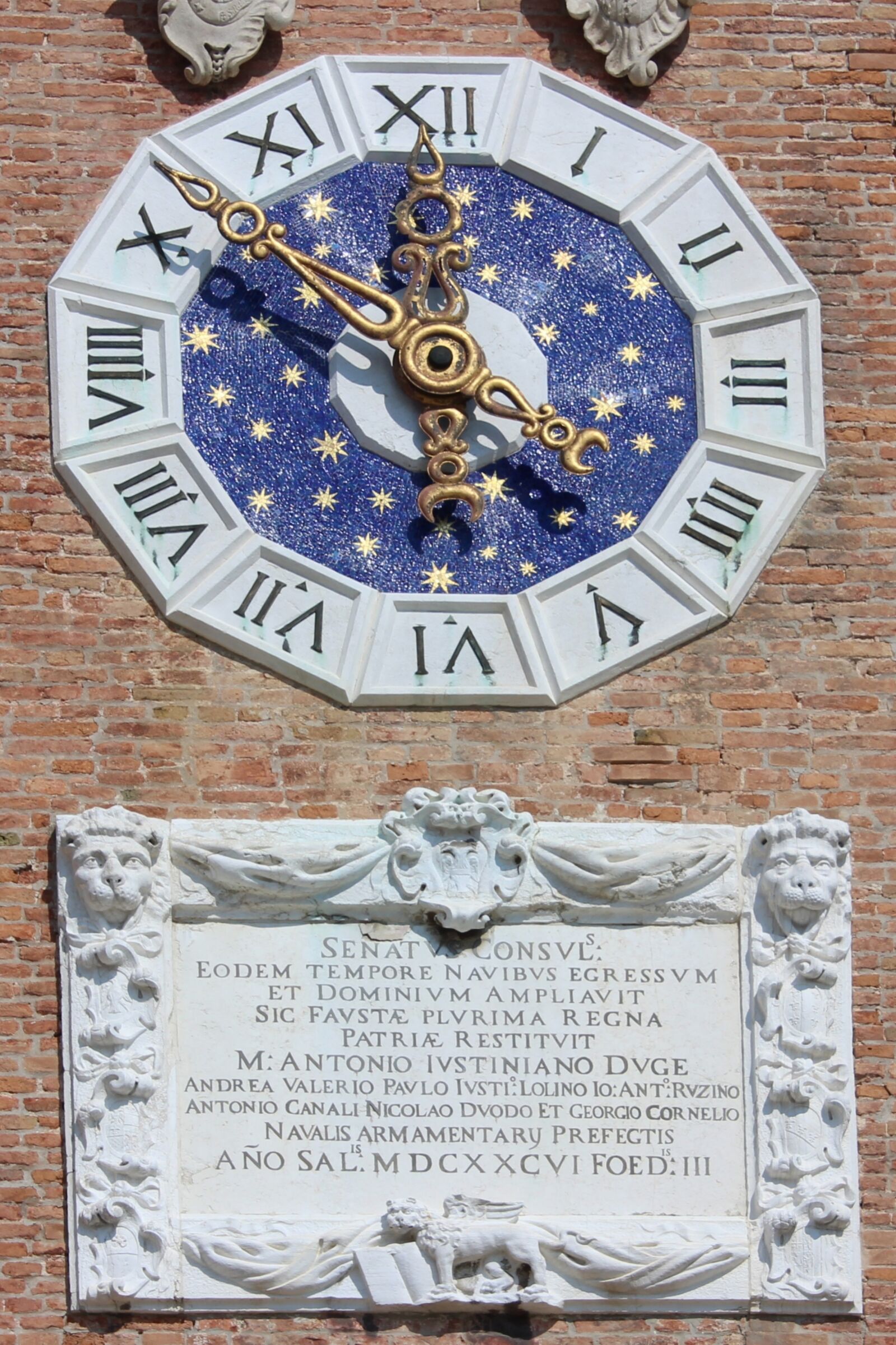 Canon EOS 600D (Rebel EOS T3i / EOS Kiss X5) sample photo. Church clock, clock, clock photography