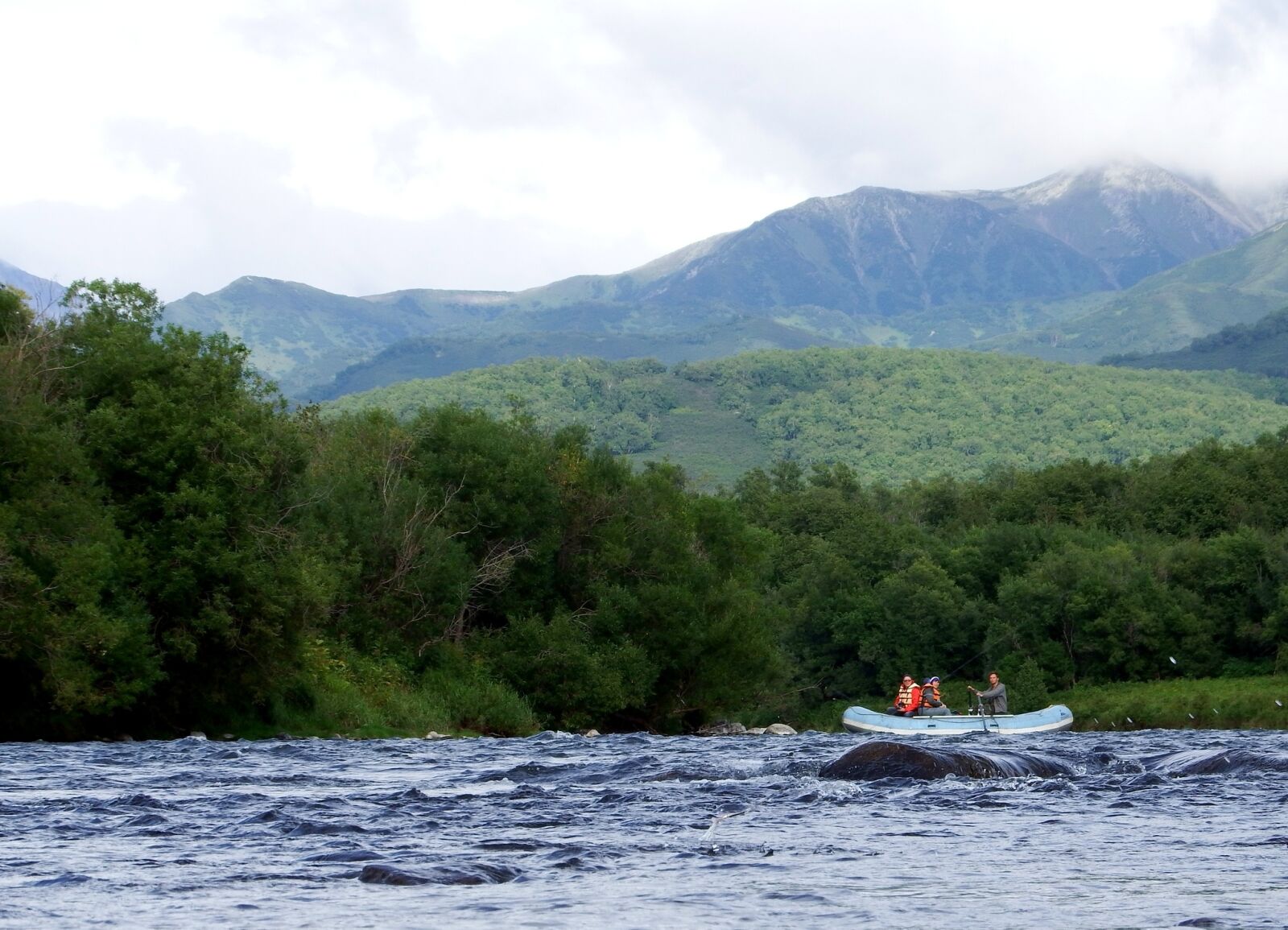Fujifilm FinePix S1 sample photo. River, fishing, alloy photography
