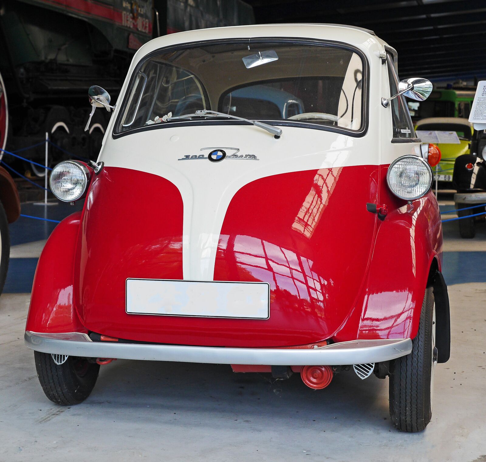 Panasonic Lumix DMC-GH3 sample photo. Bmw, isetta 300, front door photography