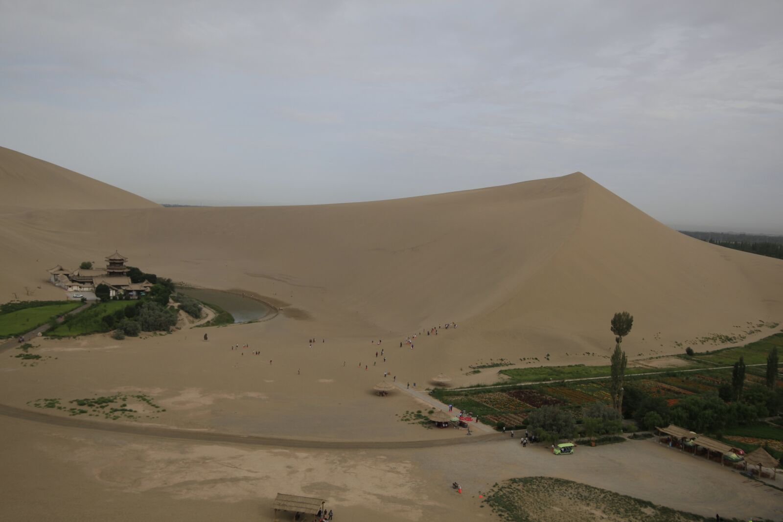Canon EOS 5D Mark II sample photo. Dunhuang, monthly like thousands photography