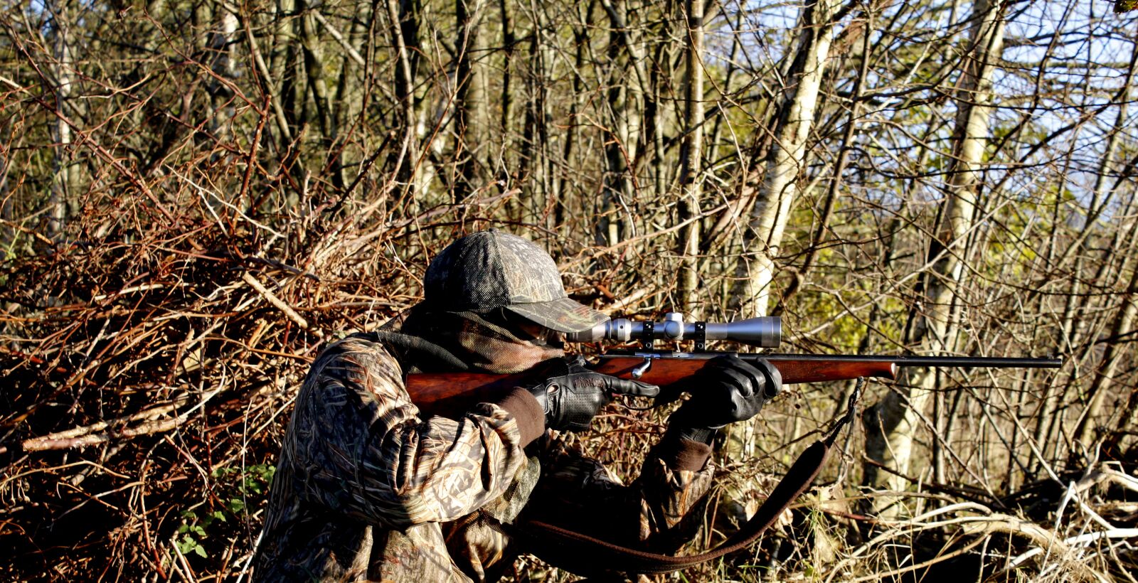Canon EOS 1300D (EOS Rebel T6 / EOS Kiss X80) sample photo. Hunting, rifle, weapons photography