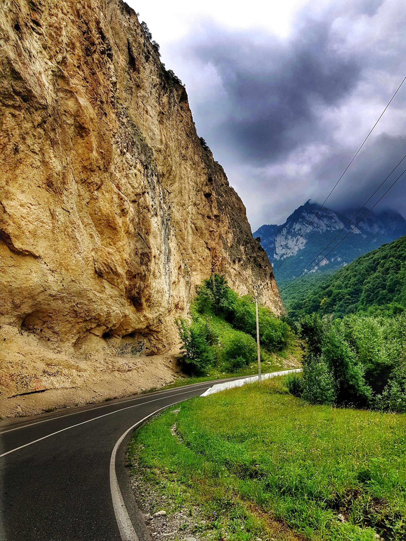Samsung Galaxy S8+ sample photo. Nature, mountains, rock photography