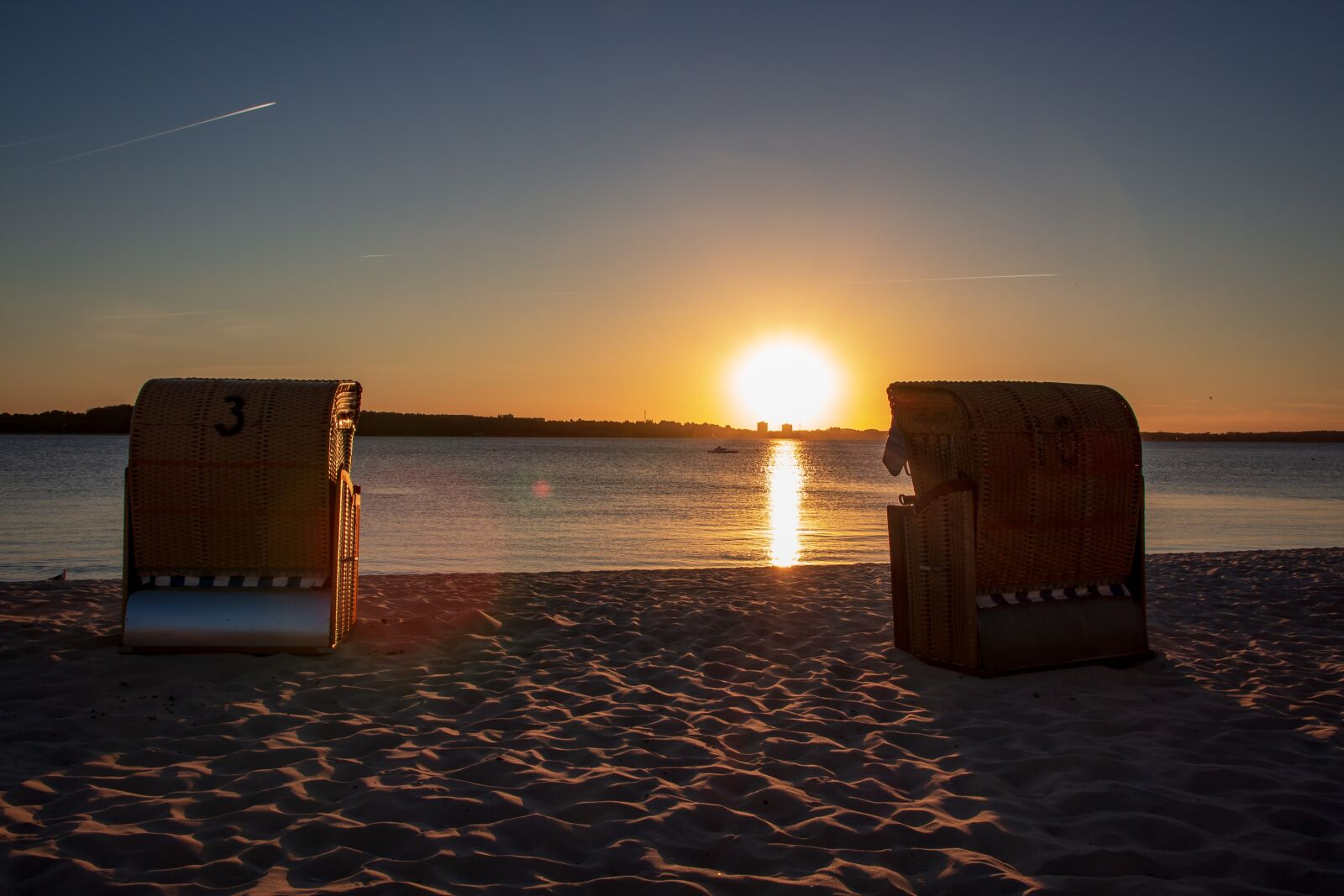 Canon EOS 700D (EOS Rebel T5i / EOS Kiss X7i) sample photo. Sunset, summer, laboe photography
