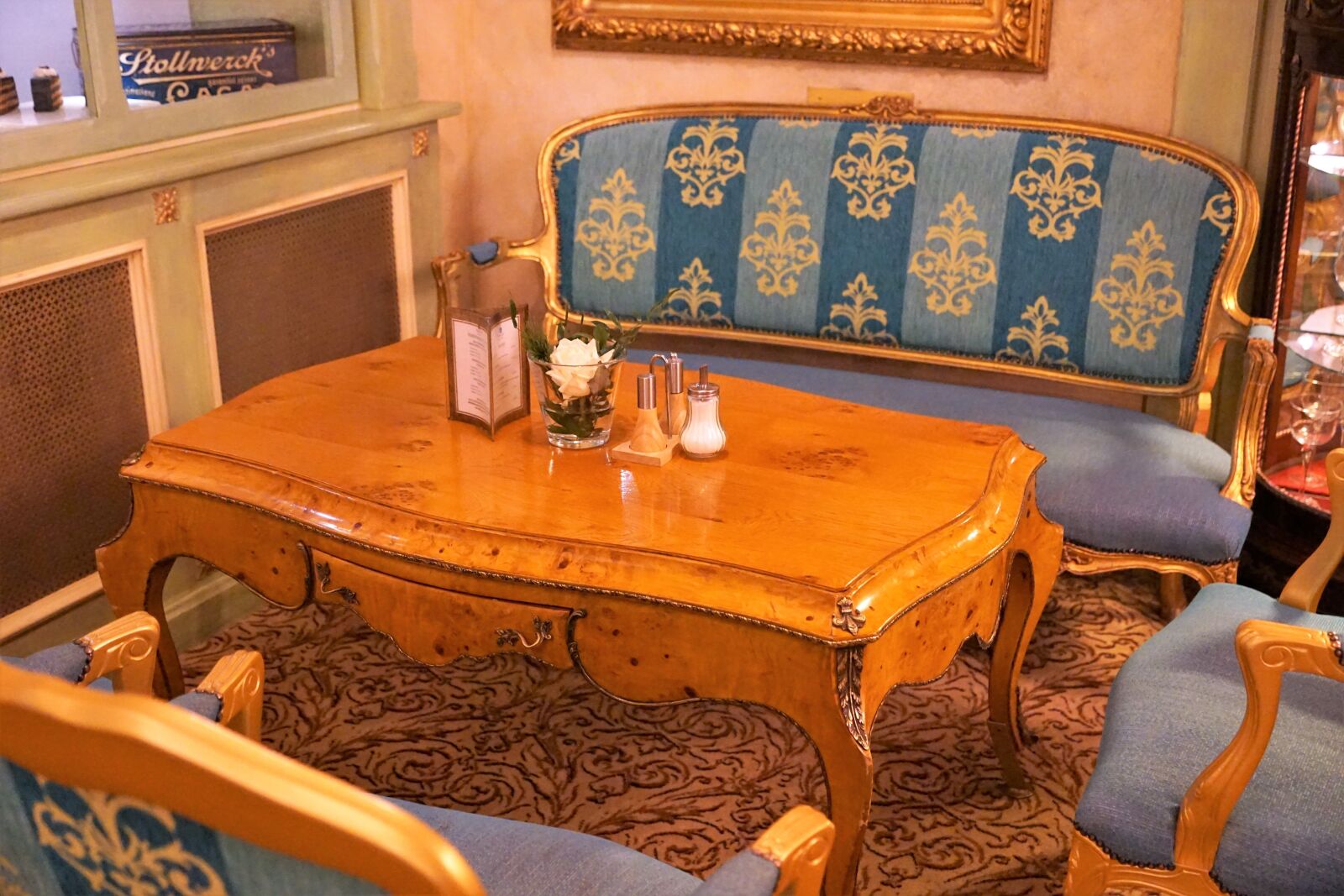 Sony ILCA-77M2 + Sony DT 16-50mm F2.8 SSM sample photo. Furniture, chair, table photography