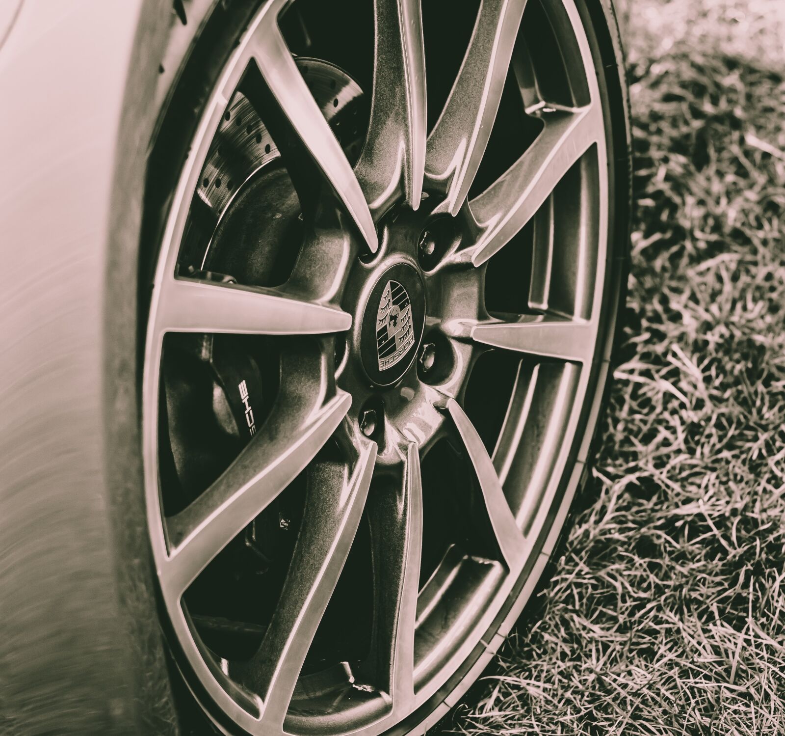 Canon EOS 70D + Canon EF 50mm F1.4 USM sample photo. Wheel, car, porsche photography