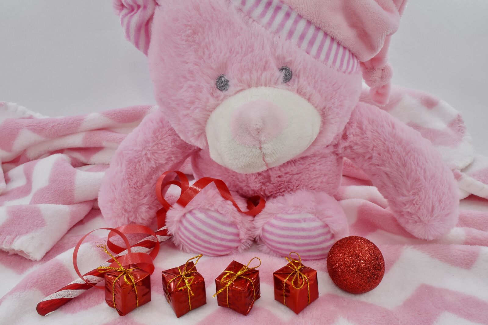 Nikon D5500 sample photo. Gift, gifts, ornament, pinkish photography