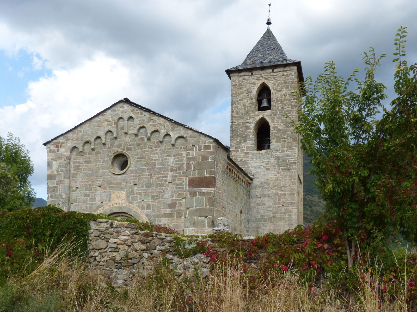 Panasonic DMC-FZ62 sample photo. Romanesque church, l'assumpci of photography