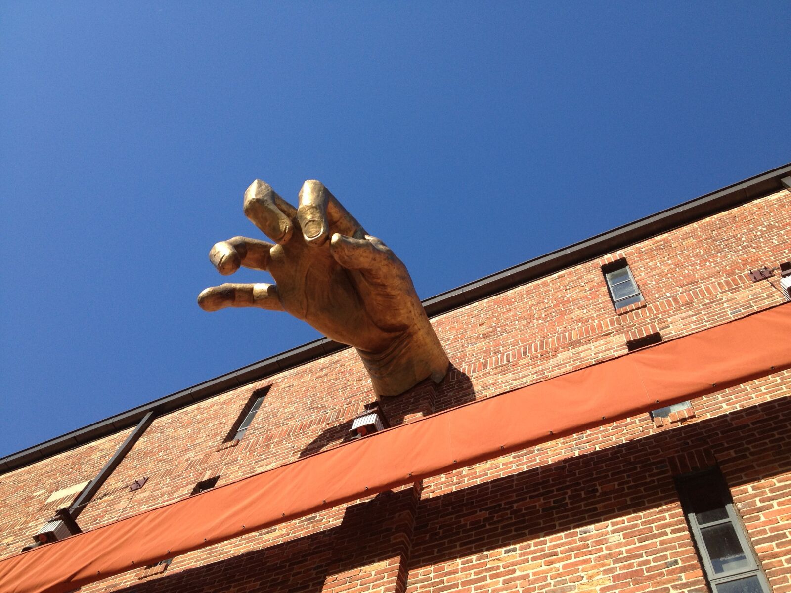 Apple iPhone 4S sample photo. Baltimore, museum, tourism photography