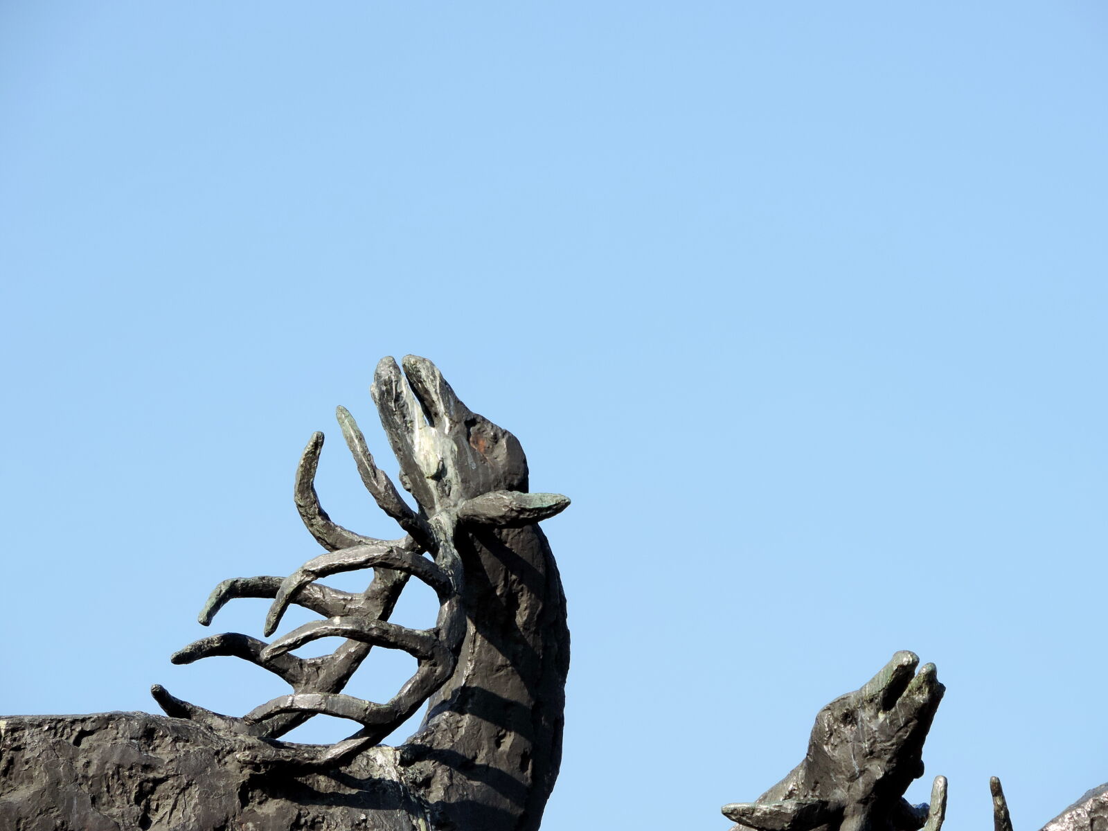 Nikon Coolpix P520 sample photo. Deer, horn, statue, outdoors photography