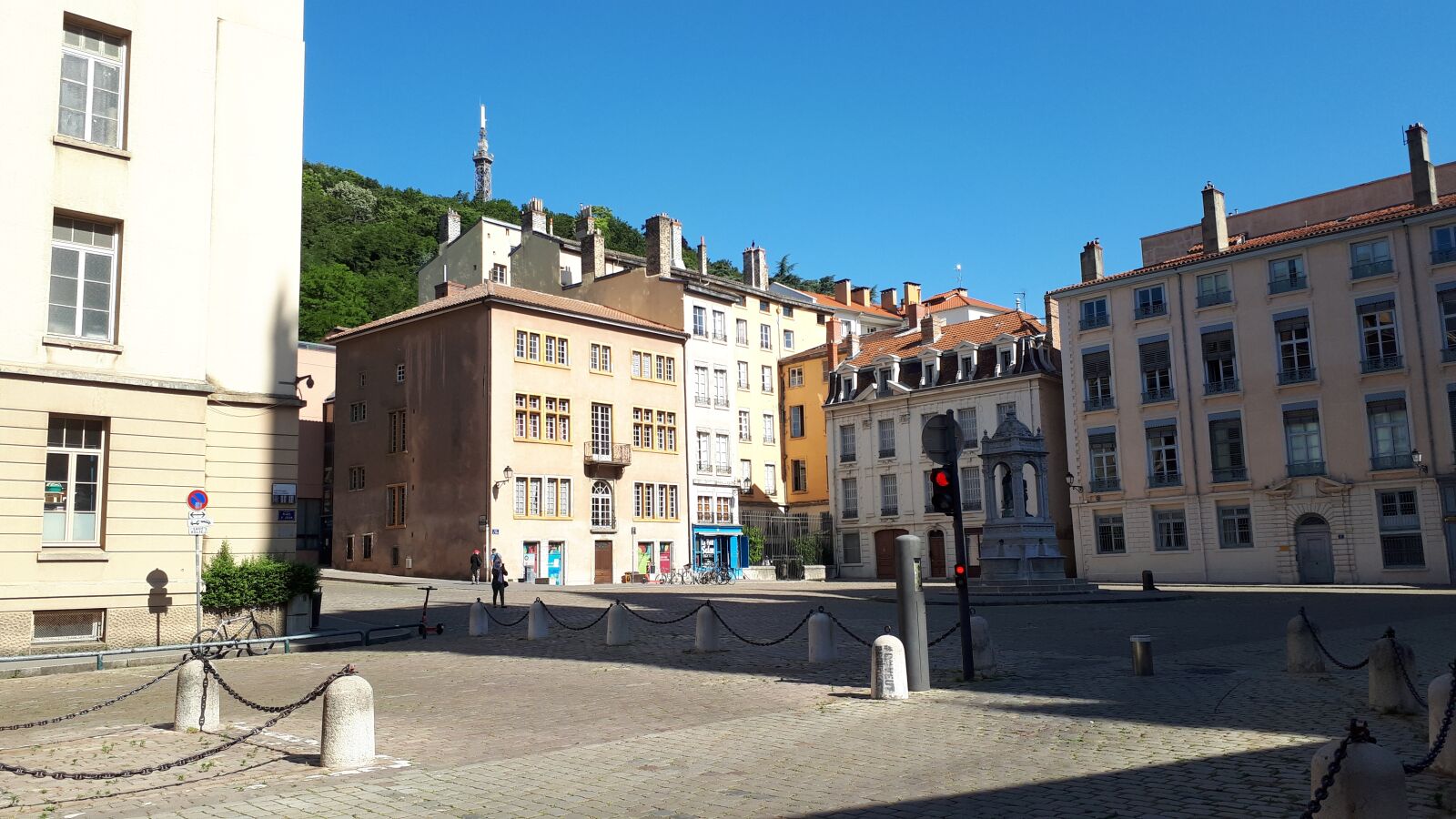 Samsung Galaxy A5(2017) sample photo. Lyon, saint john, place photography