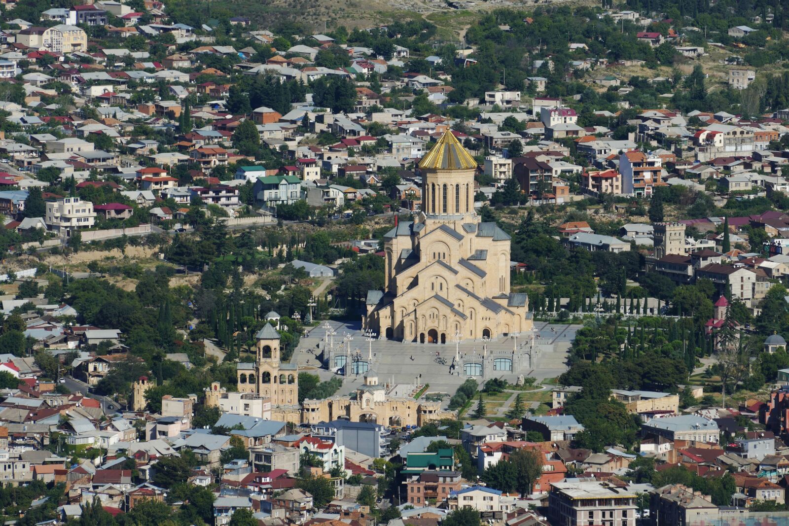 Panasonic Lumix DMC-FZ1000 sample photo. Georgia, tbilisi, capital photography