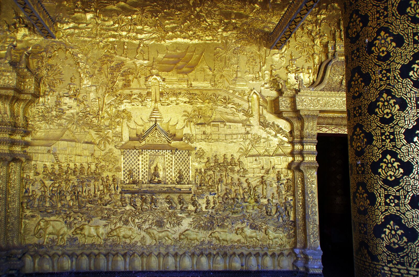 Pentax K-5 sample photo. Laos, luang prabang, temple photography
