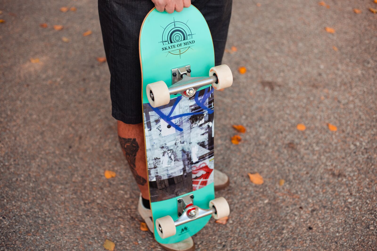 Canon EF 50mm F1.8 II sample photo. Skateboard, man, autumn photography