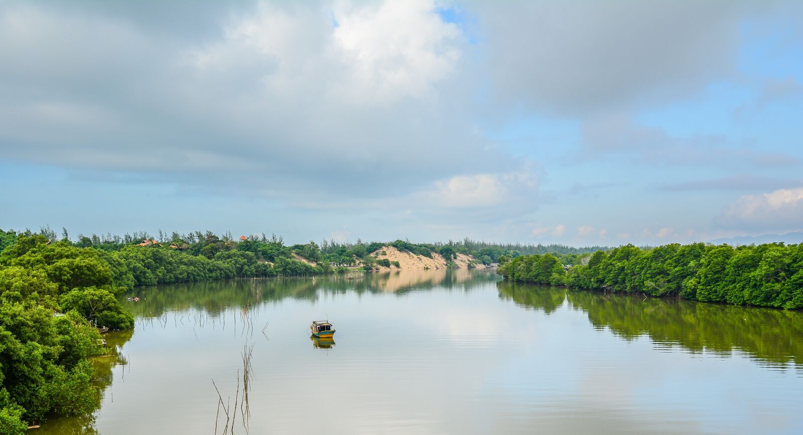 Nikon D7100 sample photo. The boat, the single photography