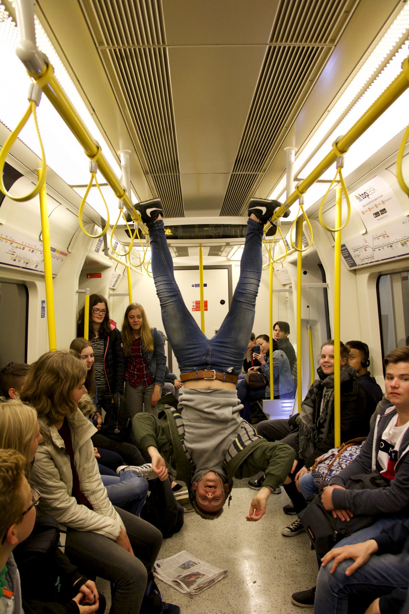 Sigma 17-50mm F2.8 EX DC OS HSM sample photo. Crazy, funny, metro, people photography