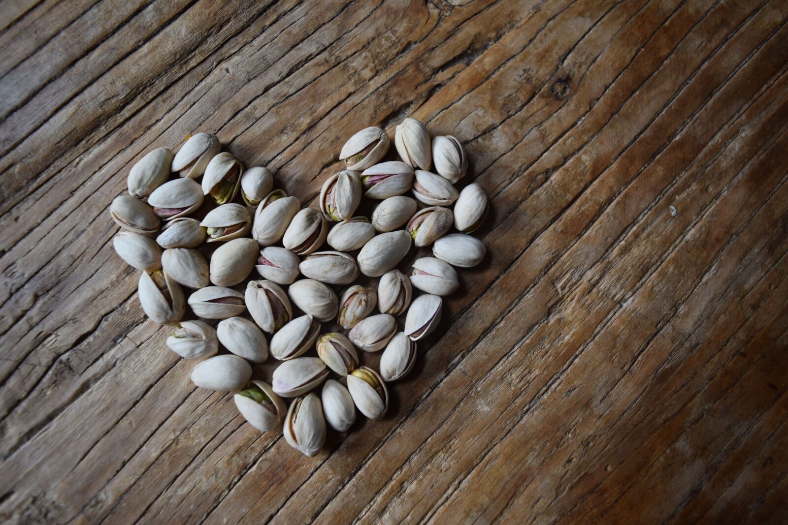 Nikon D3300 sample photo. Pistachios, nuts, pistachio photography