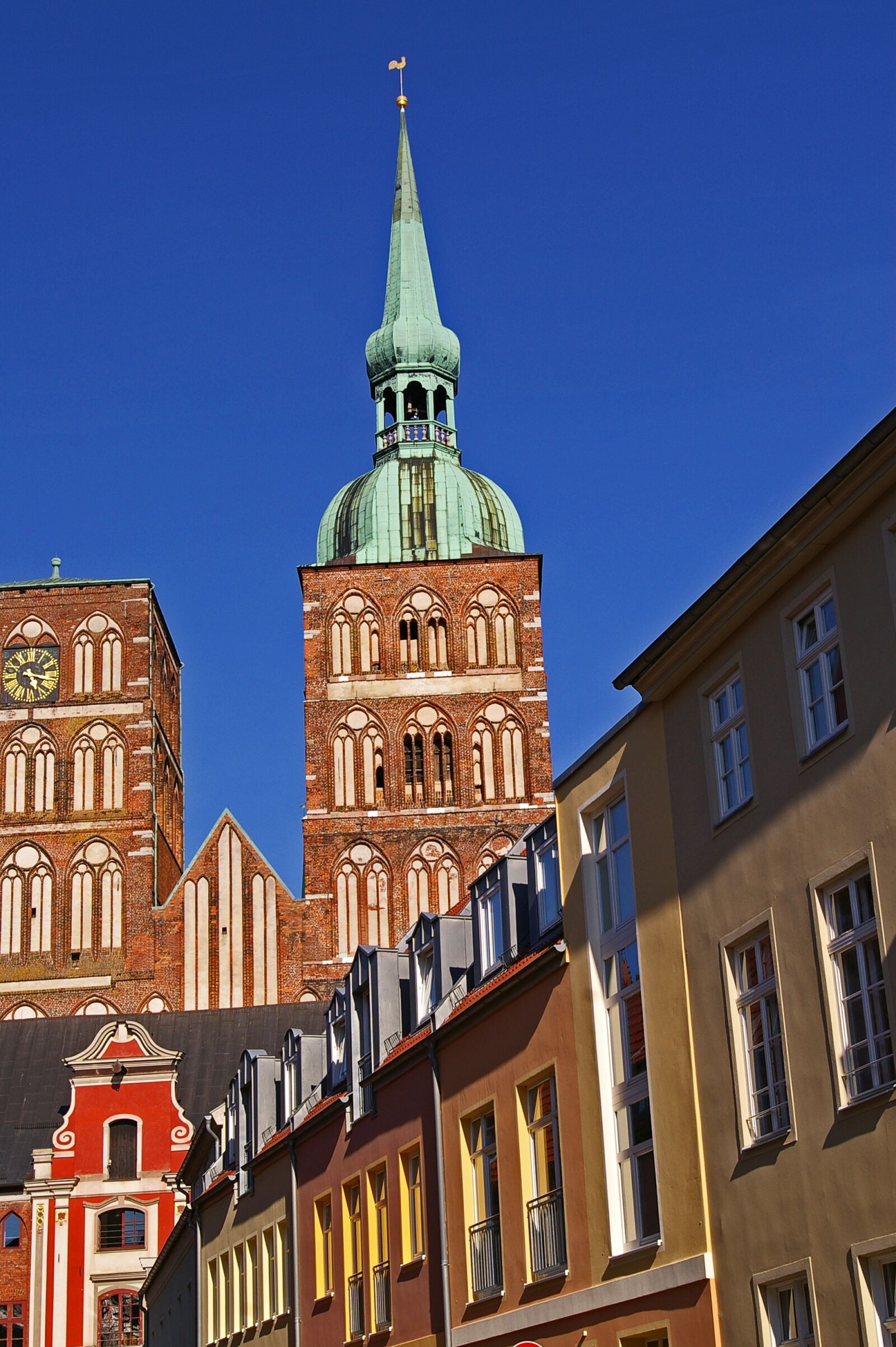 Pentax *ist DL2 sample photo. Stralsund, nikolai church, architecture photography