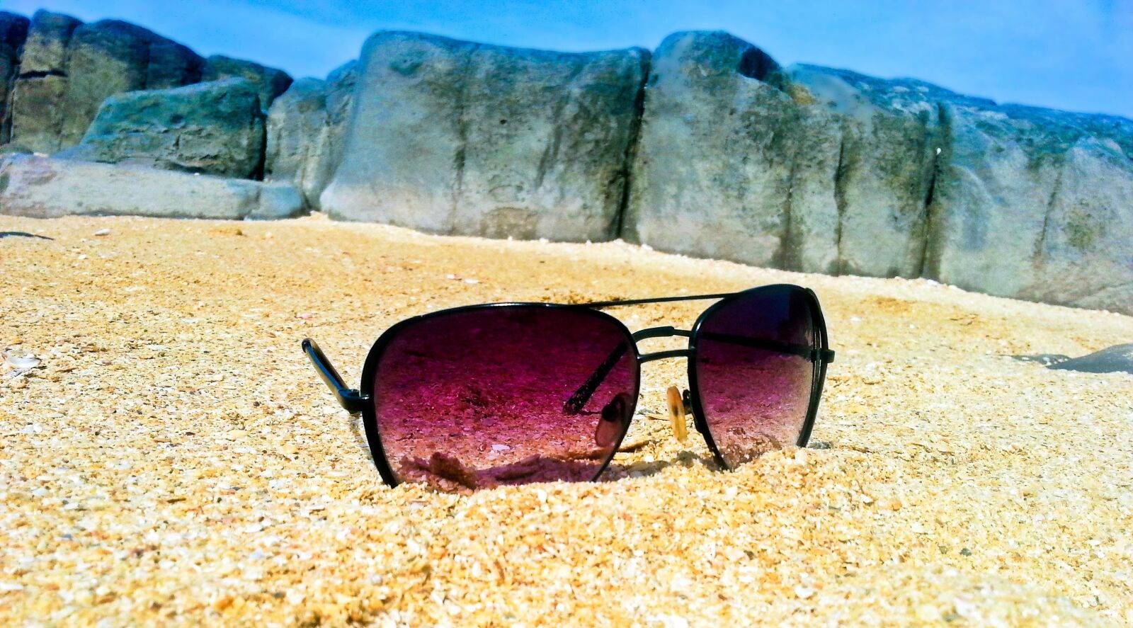 Samsung Galaxy S3 sample photo. Beach, outdoors, rocks photography