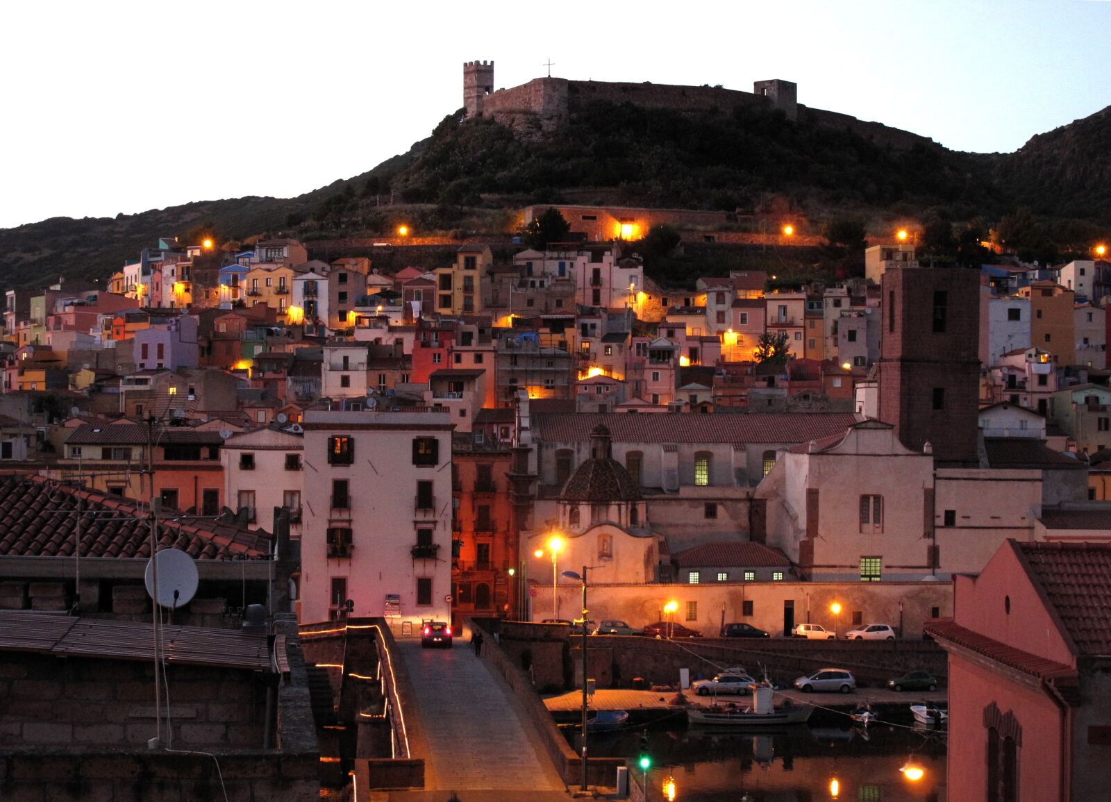 Canon PowerShot G10 sample photo. Sardinia, bosa, city photography