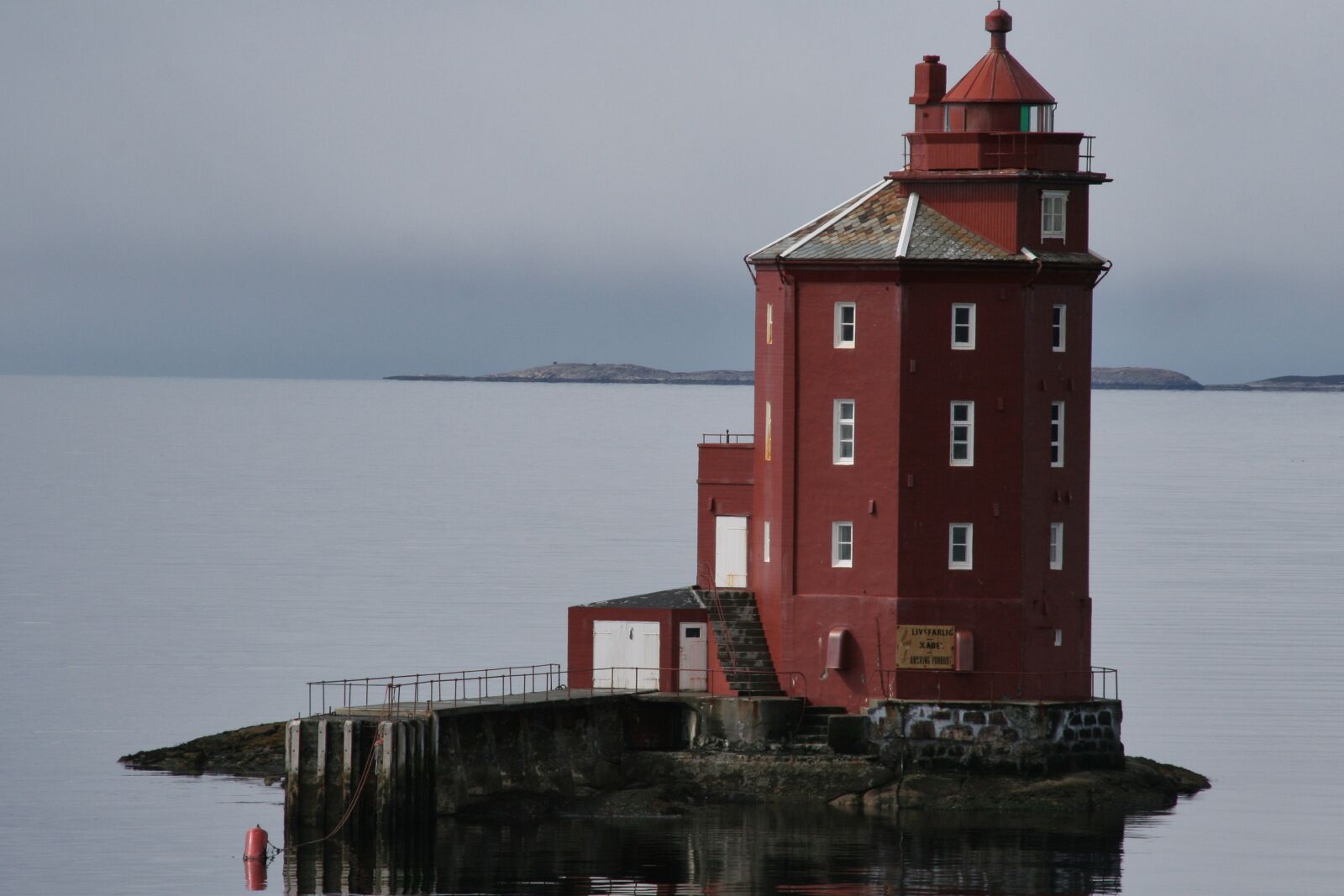 Canon EOS 400D (EOS Digital Rebel XTi / EOS Kiss Digital X) sample photo. Lighthouse, sea, house photography